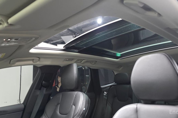 2022 Volvo XC60 с пробегом 71 772 км