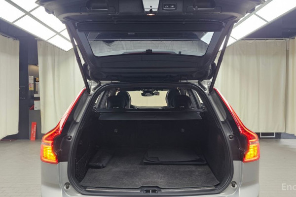 2022 Volvo XC60 с пробегом 70 728 км