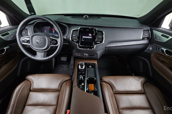 2023 Volvo XC90 с пробегом 48 822 км