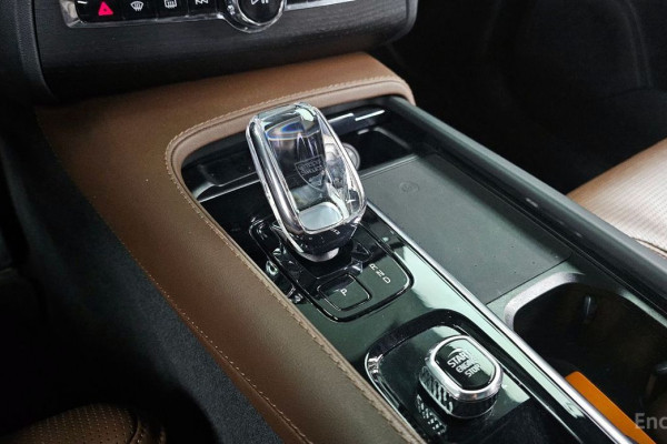 2023 Volvo XC90 с пробегом 48 822 км