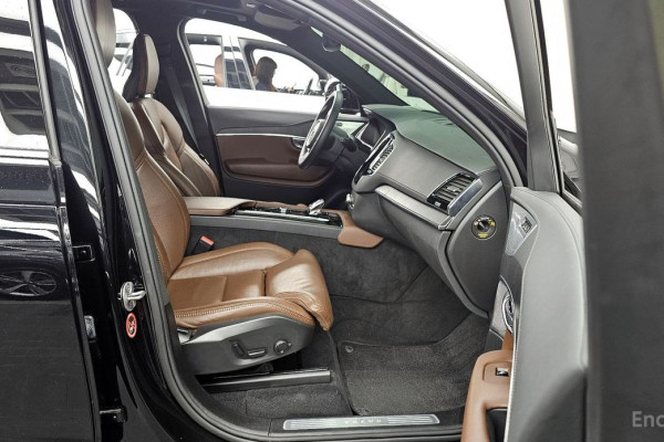 2023 Volvo XC90 с пробегом 48 822 км