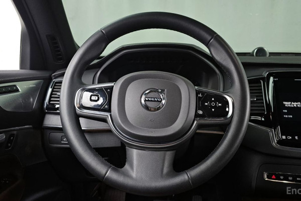 2023 Volvo XC90 с пробегом 48 822 км