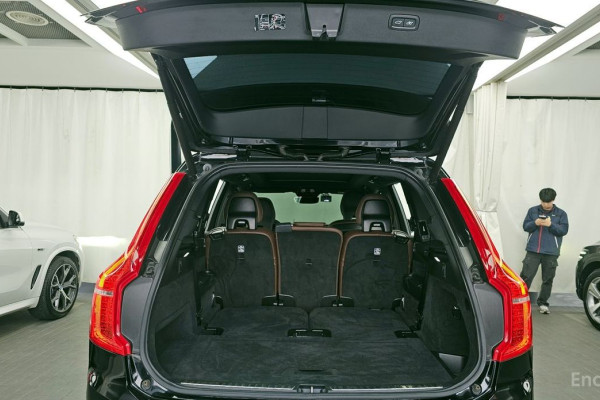 2023 Volvo XC90 с пробегом 48 822 км