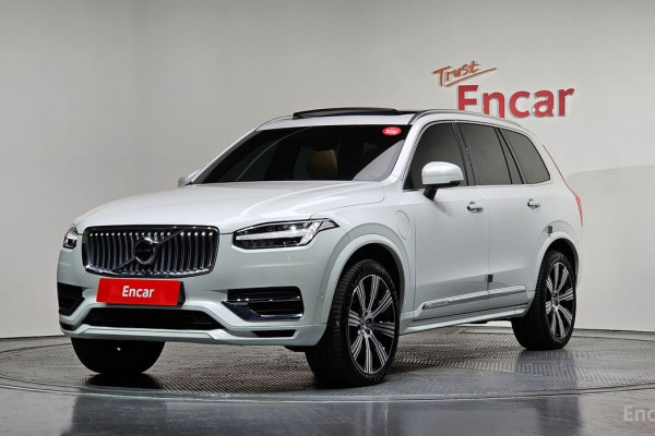2022 Volvo XC90 с пробегом 30 027 км