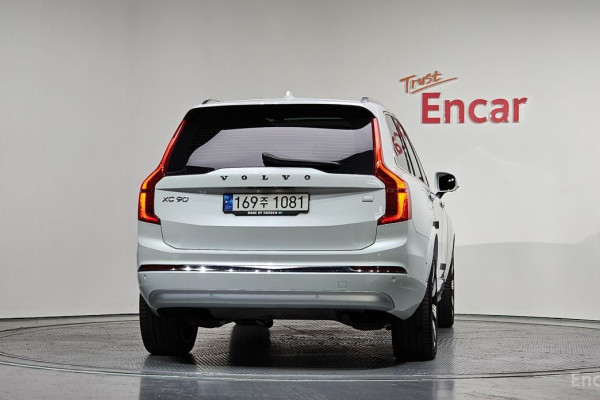 2022 Volvo XC90 с пробегом 30 027 км