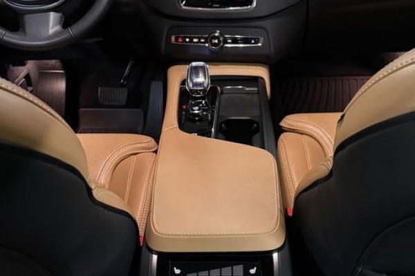 2022 Volvo XC90 с пробегом 46 000 км