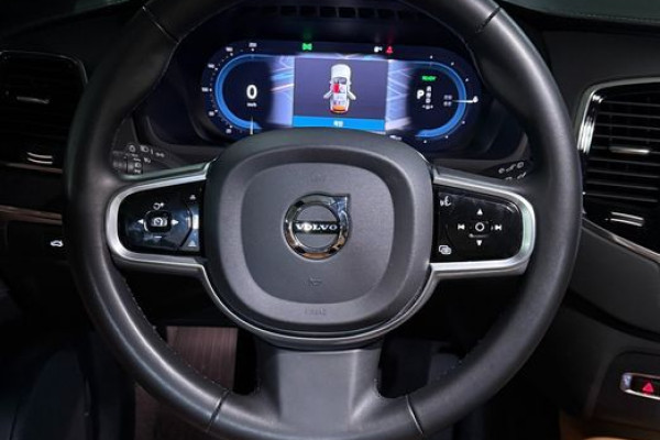 2022 Volvo XC90 с пробегом 46 000 км