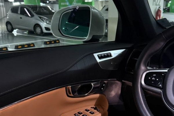 2022 Volvo XC90 с пробегом 46 000 км