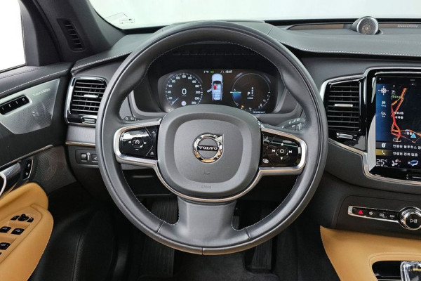 2022 Volvo XC90 с пробегом 30 027 км