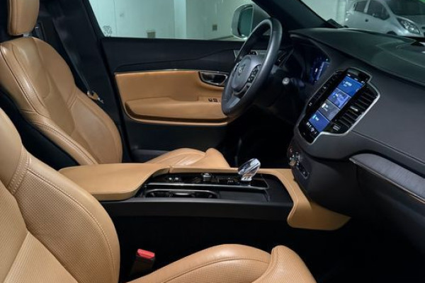 2022 Volvo XC90 с пробегом 46 000 км