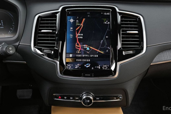 2022 Volvo XC90 с пробегом 30 027 км