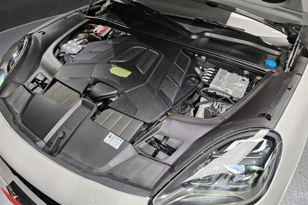 2023 Porsche Cayenne с пробегом 5 581 км