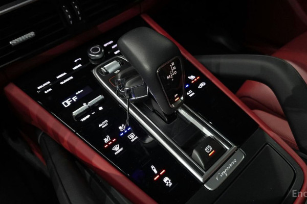 2023 Porsche Cayenne с пробегом 5 581 км