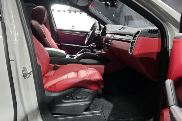 2023 Porsche Cayenne с пробегом 5 581 км