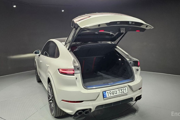 2023 Porsche Cayenne с пробегом 5 581 км