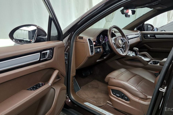 2023 Porsche Cayenne с пробегом 17 898 км