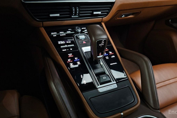 2022 Porsche Cayenne с пробегом 54 266 км