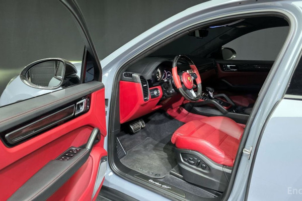 2022 Porsche Cayenne с пробегом 43 578 км