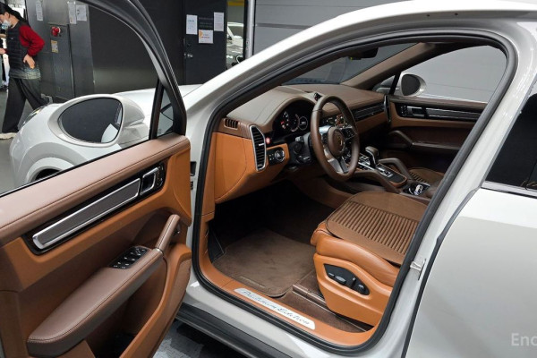 2023 Porsche Cayenne с пробегом 14 724 км