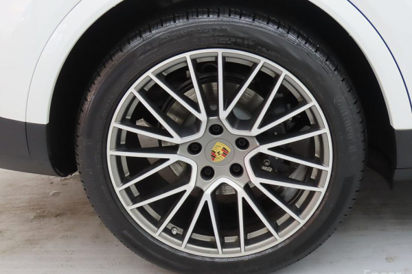 2023 Porsche Cayenne с пробегом 12 940 км