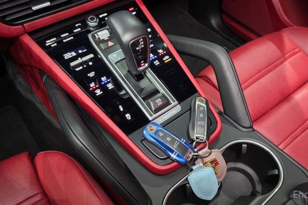 2022 Porsche Cayenne с пробегом 18 676 км