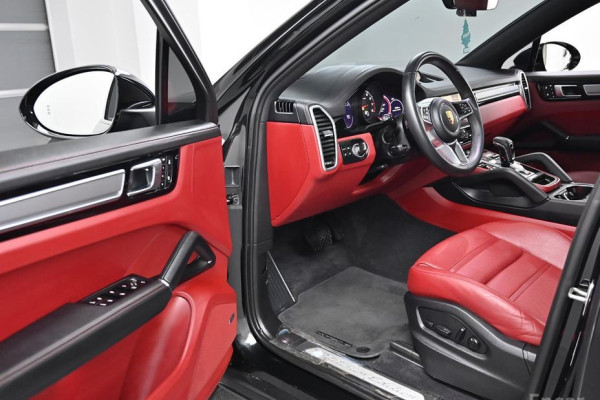 2023 Porsche Cayenne с пробегом 30 000 км