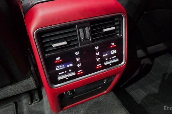 2022 Porsche Cayenne с пробегом 18 676 км