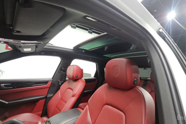 2022 Porsche Cayenne с пробегом 70 965 км