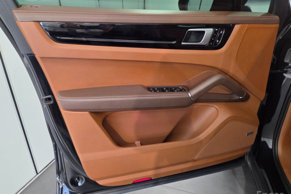 2021 Porsche Cayenne с пробегом 25 423 км