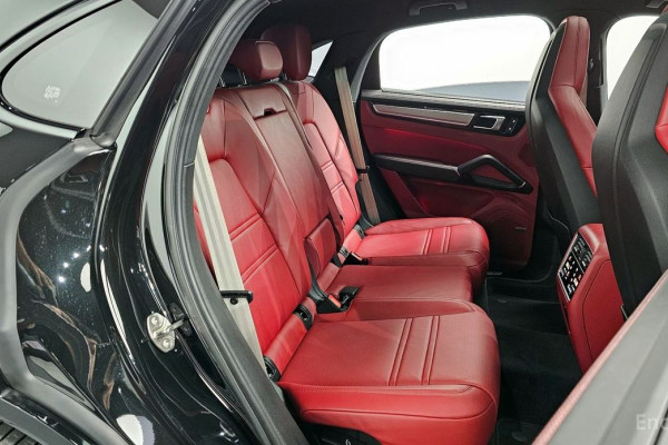 2023 Porsche Cayenne с пробегом 27 098 км