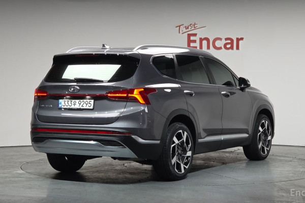 2021 Hyundai Santa Fe с пробегом 15 710 км