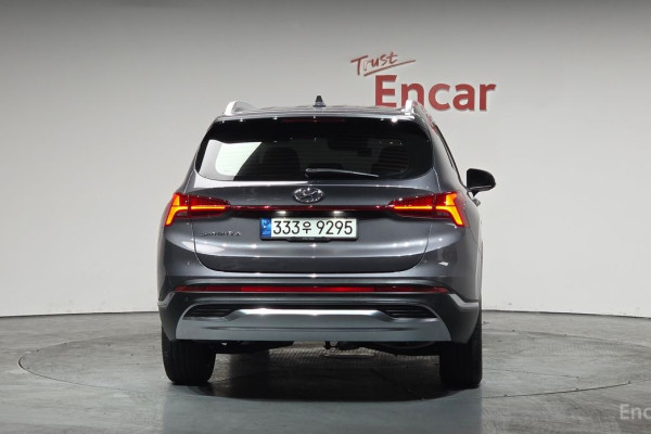 2021 Hyundai Santa Fe с пробегом 15 710 км