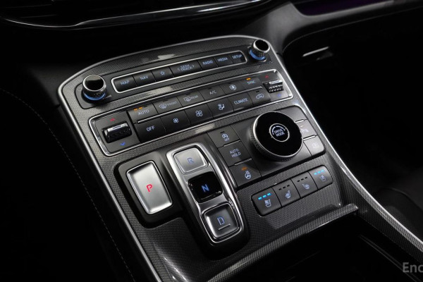 2021 Hyundai Santa Fe с пробегом 15 710 км