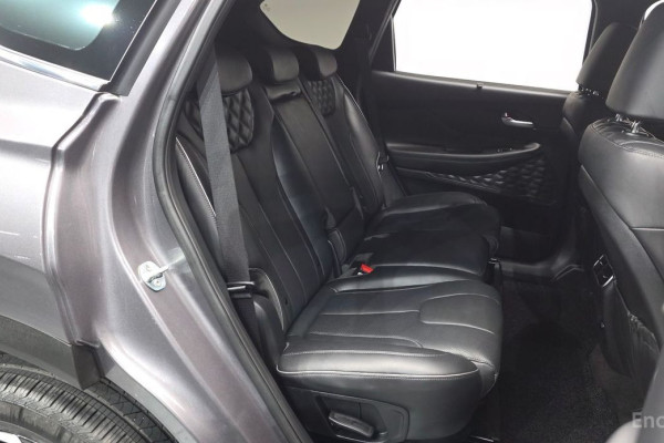 2021 Hyundai Santa Fe с пробегом 15 710 км