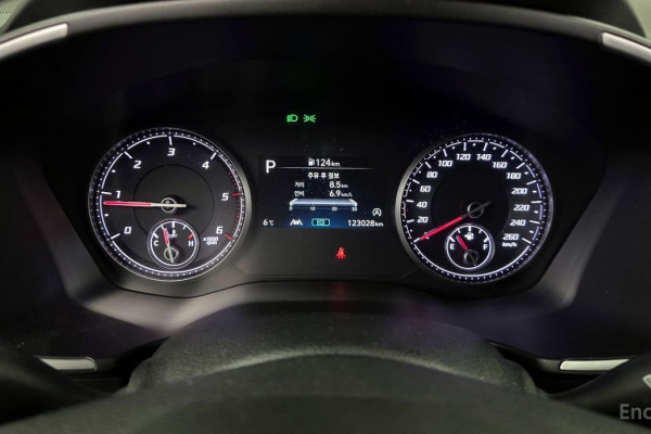 2023 Hyundai Santa Fe с пробегом 123 028 км