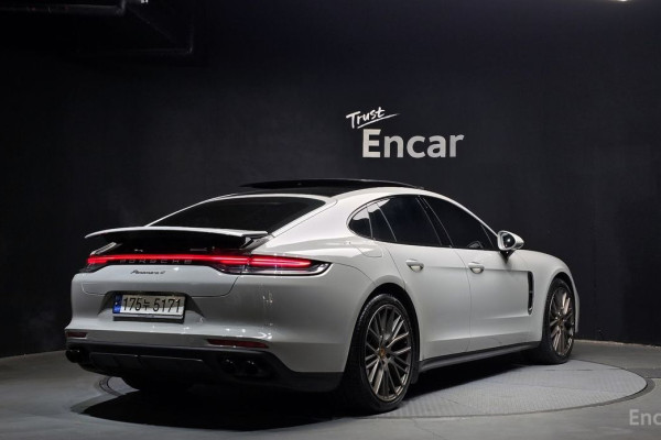 2022 Porsche Panamera с пробегом 21 036 км