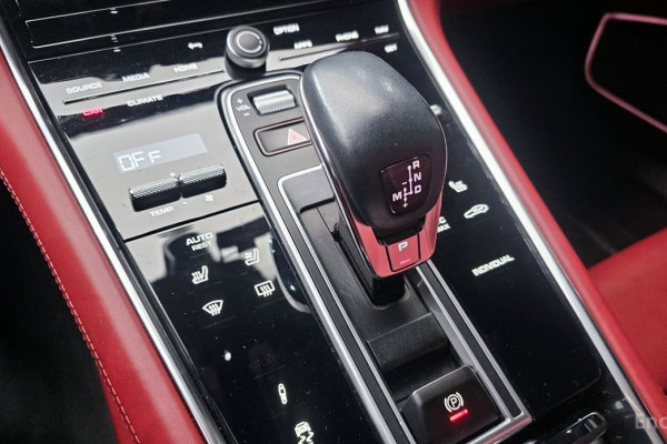 2022 Porsche Panamera с пробегом 49 818 км