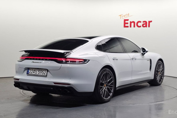 2023 Porsche Panamera с пробегом 36 284 км