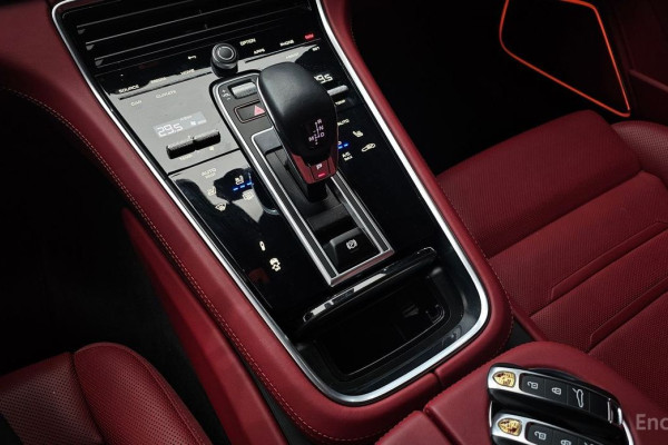 2022 Porsche Panamera с пробегом 21 036 км