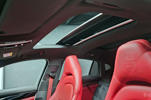 2022 Porsche Panamera с пробегом 49 818 км