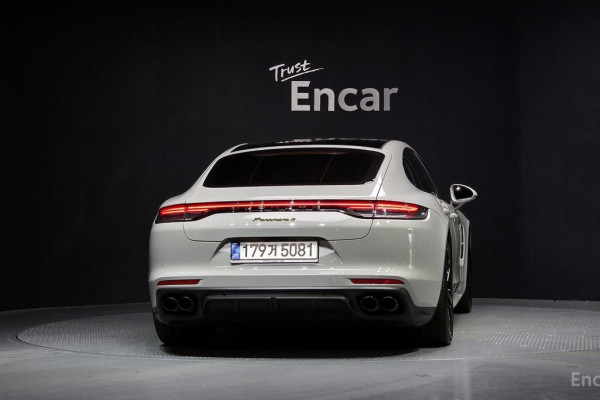 2022 Porsche Panamera с пробегом 32 413 км