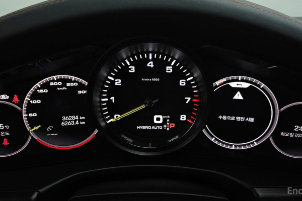 2023 Porsche Panamera с пробегом 36 284 км