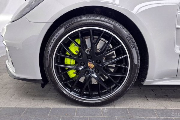 2022 Porsche Panamera с пробегом 32 413 км