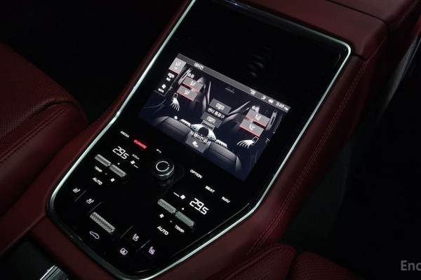 2022 Porsche Panamera с пробегом 21 036 км