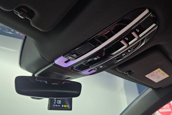 2023 Porsche Panamera с пробегом 36 284 км