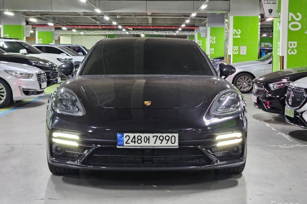 2021 Porsche Panamera с пробегом 81 925 км