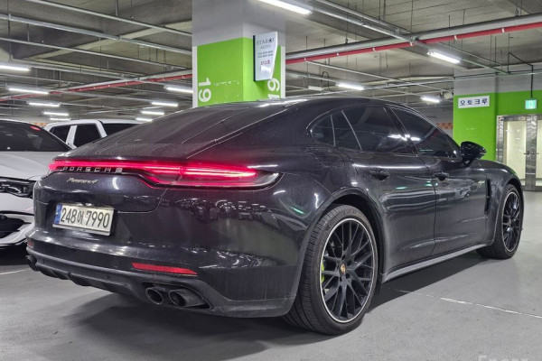 2021 Porsche Panamera с пробегом 81 925 км