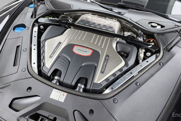 2022 Porsche Panamera с пробегом 40 563 км