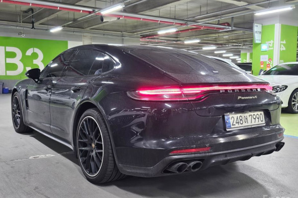 2021 Porsche Panamera с пробегом 81 925 км