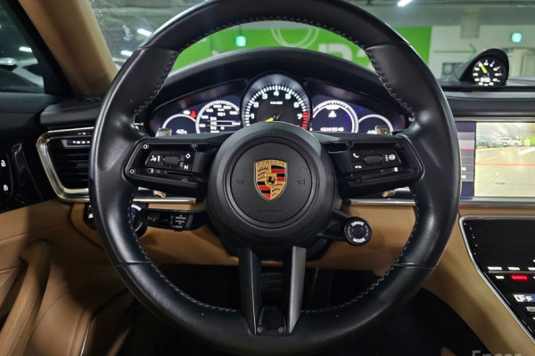 2021 Porsche Panamera с пробегом 81 925 км